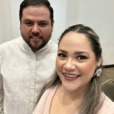 Hace 51 años empezaron una historia de familia. Hoy vengo a darles un  abrazo grande y agradecerles su ejemplo. Felicidades Jefes Meade Kuribreña.