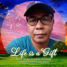 PANOORIN: Nauwi sa riot ang isinagawang protesta matapos batuhin ng mga  raliyista ng mga plastic bag na may lamang pintura ang gawa nilang  tarpaulin na may government project contract details. Ang protesta