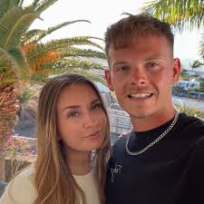 Could anyone recommend a reliable and trustworthy dog walker? I'm looking  for someone to walk my dog 3 times a week