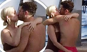 By ellie phillips for mailonline. 9mrggr Joueodm