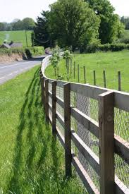 It offers a genuine rustic look and is a very aesthetically pleasing fence design. 50 Split Rail Fence Ideas For Acreages And Private House