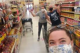 Commissary in Quarantine: Humphreys volunteers shop for quarantined  Soldiers, families