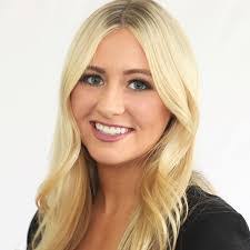 Abigail Ross's Instagram, Twitter & Facebook