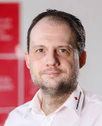 IHRE ANSPRECHPARTNER