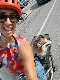 Hi!!!! My name is valentina, i live in key west and I'm i petsitter! I grew  up surrounded by animals and that's why I like doing this so much. It  became something