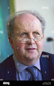 24-11-00 Prof. Sandy McCall Smith of Edinburgh University Law Faculty Stock  Photo