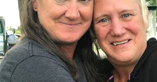 Best friends facing cancer advocate for early detection