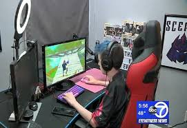 I am a content creator and pro player. Teenage Boy Shares How He Made 200 000 Playing Fortnite Mouths Of Mums