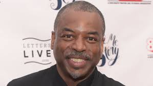 Jul 26, 2021 · since the death of alex trebek in november 2020, burton has been among the favorites on social media for the list of contenders to take over the hosting reigns for the popular game show. Was Ist Mit Levar Burton Von Reading Rainbow Passiert News24viral