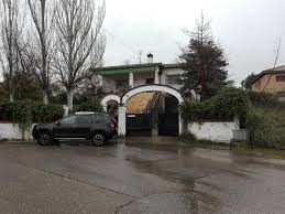 Espectacular casa en alquiler ubicada en un lote preferencial de 1400 m2, en el barrio los castores, nordelta. Pisos Y Casas En Venta Y En Alquiler En El Casar De Escalona Bienesonline Espana