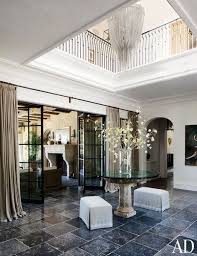 Las botas le hicieron recuperar un poco de la seguridad perdida y los años colocar toda esta historia en su sitio. Gisele Bundchen And Tom Brady S House In Los Angeles Celebrity Houses House Architectural Digest