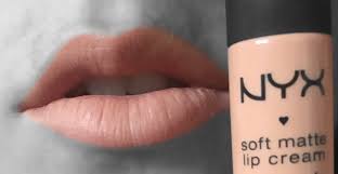 Disse leppe kremer føles featherlight på leppene, nesten som en hybrid av en mousse og en krem som. Nyx The Duchess Of Leeds