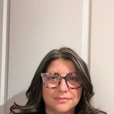 BON VOISINAGE ET CIVISME SONORE💁‍♀️🔨 L'entretien de nos terrains et les  travaux de rénovation sont des activités communes en cette période  estivale. Pensons à nos voisins lorsque nous entreprenons des activités  pouvant