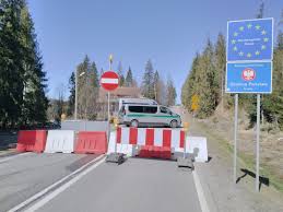 Przejścia w łysej polanie i suchej horze znów są przejezdne słowacja otwiera swoje granice. Granice Ze Slowacja Zamkniete Mozna Przejechac Tylko Jednym Przejsciem