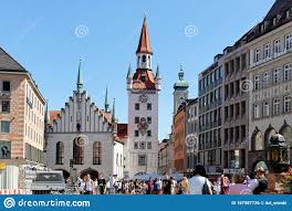 Este emocionante programa de mestrado em gestão de negócios, especializado em empreendedorismo. Praca Marienplatz Munique Alemanha Foto Editorial Imagem De Avaria Monumento 167987736