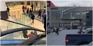 Yorkdale is canada's premier shopping centre yorkdale ranks as one of the highest performing shopping centres in north america with sales of over $1,300 per square foot. Yorkdale Mall In Lockdown After 4 Suspects Carry Out Armed Robbery On Friday Narcity
