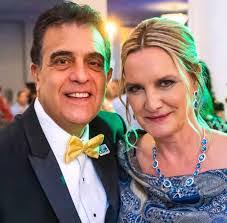 Amanda Delles's Instagram, Twitter & Facebook