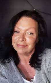 Could someone please take the whole background out , it was my friends 40th  and would love to get it printed Tia