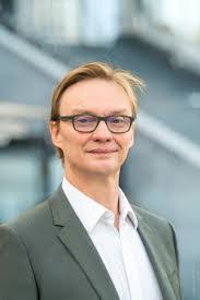 Carlo Paolucci's Instagram, Twitter & Facebook