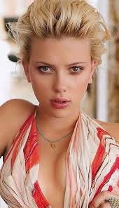 Famous for her full delicious lips that give her a seductive look scarlett is a true beauty with brains. Scarlett Johansson Neue Und Beste Fotos Des Jahres Teil 9 Scarlett Johansson Rote Haare Scarlett Johansson Scarlett Johanson