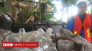 13 mar 2019, 12:45 wibdiperbarui 13 mar 2019, 12:45 wib.bahan dan alat yang dibutuhkan adalah dua botol aqua atau minuman kemasan lainnya, 1 buah ritsleting (pilih yang sesuai. Ke Mana Perginya Botol Gelas Dan Sedotan Plastik Yang Anda Buang Bbc News Indonesia