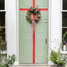 Having classroom door decorations is a great way to welcome your students, make your learning environment warm and inviting, and show off your creativity! 29 Budget Christmas Decorating Ideas From Christmas Crafts To Upcycling