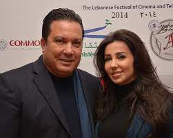 أنتظرُكِ يا غريبة +++ علّكِ فجأةً تأتين +++ بلا موعدٍ، بلا سابقِ عناق +++ لا عطرَ سوى المسام +++ لا زينةَ غير ابتسامة +++ متخفّفةً من ماضٍ مضى من أعباء الآخرين وأورامِ الذات +++ لا همَّ سوى رجفةٍ غير متوقَعةٍ +++ توقدها نظرةٌ. Ù‡Ùˆ Ø§Ù„ØºØ·Ø§Ø¡ Ø§Ù„Ù†Ø¨Ø§ØªÙŠ ÙŠÙ…Ù„Ùƒ Ø²Ø§Ù‡ÙŠ ÙˆÙ‡Ø¨ÙŠ ÙˆØ±Ø§Ø¨Ø¹Ø© Ø§Ù„Ø²ÙŠØ§Øª Dsvdedommel Com