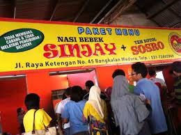 Semarang merupakan salah satu kota terbesar di jawa tengah, yang memiliki berbagai macam kuliner yang khas. Nasi Bebek Goreng Sinjay Satu Porsi 15 000 Rasanya Super Mantap Bild Von Bebek Sinjay Madura Island Tripadvisor