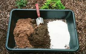 8 ways to make your soil more acidic How To Make Potting Soil Diy Potting Soil Plant Instructions