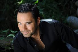 Sean Kroll's Instagram, Twitter & Facebook