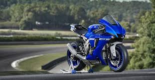 Developed without compromise and constructed with the most sophisticated engine and chassis technology, the r1 is the ultimate yamaha supersport. 2020 Yamaha Yzf R1 And R1m Break Cover Autox