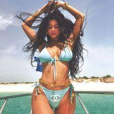 На страницу кайли подписаны более 207 млн человек. Kylie Jenner Bikini Instagrams Popsugar Celebrity