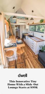 sojourner von hauslein tiny house co mit ausziehbarem wohnbereich ausziehbarem hauslein hous kleines haus kuchen kleines haus einrichtung mikrohaus design