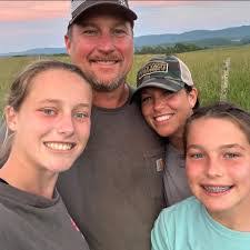 Roxanne Teague's Instagram, Twitter & Facebook