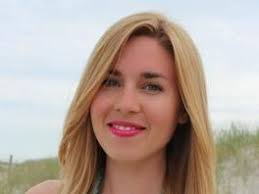 YouTube Hair Guru AskSash88 Shares What She Loves About Vlogging