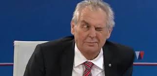 Stáří a nezřízený život doběhne každého a my bychom neměli soudit podle vzhledu. Michal David A Vondrackova Povl Takovi Lide Milos Zeman Mel Prave Prevzit Moc Zapadly Spis Hovori Parlamentnilisty Cz Politika Ze Vsech Stran