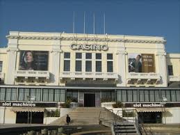 The hotel is next to the casino right in front of the beach. Casino Da Povoa Povoa De Varzim Portugal Official Local Tourism Attractions On Waymarking Com