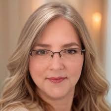 Leslie Draper's Instagram, Twitter & Facebook