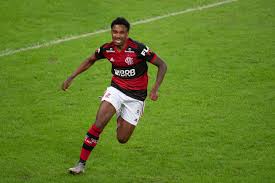 Vitinho (footballer, born may 1993) brazilian forward. Video Veja Os Gols De Vitinho Que Deram Os Titulos Do Campeonato Carioca De 2019 E 2020 Ao Flamengo
