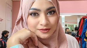 Natalie holt updated their website address. Sahur Nggak Bareng Sule Nathalie Holscher Diminta Pulang