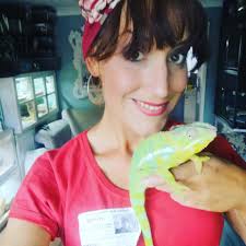 Looking for a graffiti/street artist for a large project please 🙏 😊