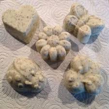 Savon Exfoliant Avoine Et Pepins De Fraise Savon Fait Maison Savon Fait Maison Recette Savon Fait Maison Facile Savon Fait Mais Food Desserts Exfoliating