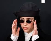 How to dress for the office