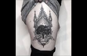Idée tatouage arbre avec phrases côte et haut du dos joli tatouage celtique arbre de vie. Tatouage Arbre Tattoome Le Meilleur Du Tatouage