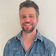 Ethan Akers's Instagram, Twitter & Facebook