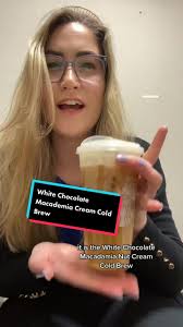Review Macadamia White Chocolate The Coffee Bean