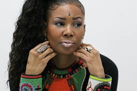 Actress Kelli Brown Daniels