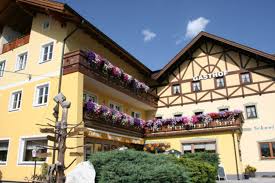 Hotel schweizer haus is located at christophorusstrasse 23, 4.5 miles from the center of bielefeld. Hotel Gasthof Schweizerhaus Osterreichs Wanderdorfer