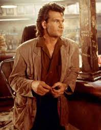 Swayze stood a mere 5' 10 and probably weighed all of 160 pounds at the time of filming the movie.while height and weight were no serious impediment for a hollywood actor in the late 1980s, in the real world of nightclub bouncing, size really would have mattered. Most Righteous Mullet