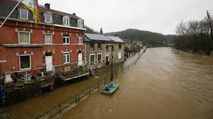 De waterstand overtreft zondag het hoogwater van deze winter. Hoogwater Zorgt Voor Natte Voeten In Belgie Ook In Nederland Stijgt Waterpeil Nos